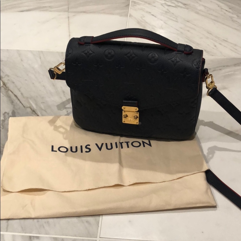 Louis Vuitton Pochette Métis In Navy Blue